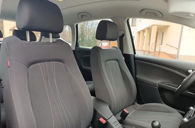 Seat Altea XL cena 23900 przebieg: 213000, rok produkcji 2011 z Góra małe 529